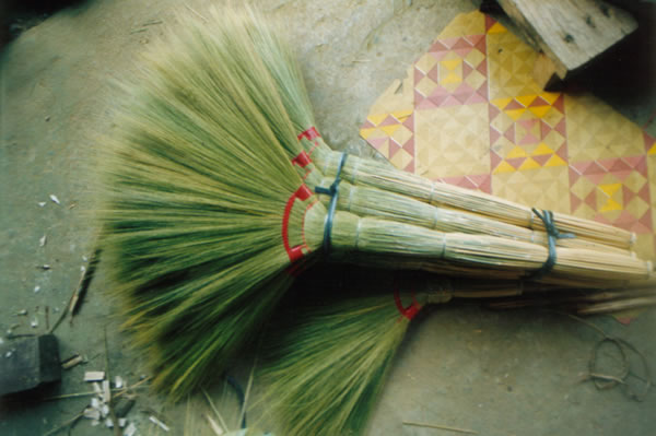 soft_broom_making_2